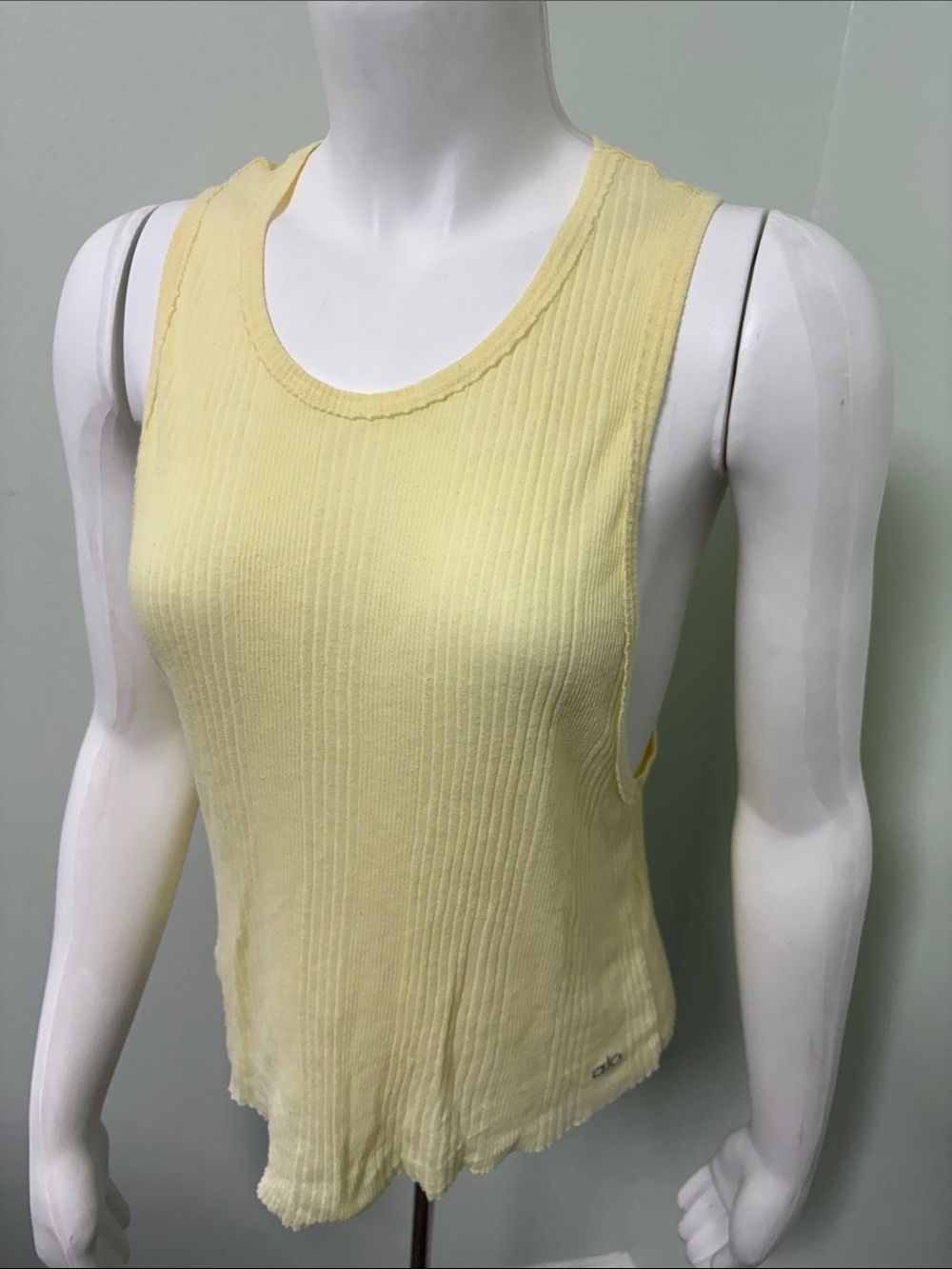 ALO Yoga Pale Yellow Muscle Tank Cropped Top